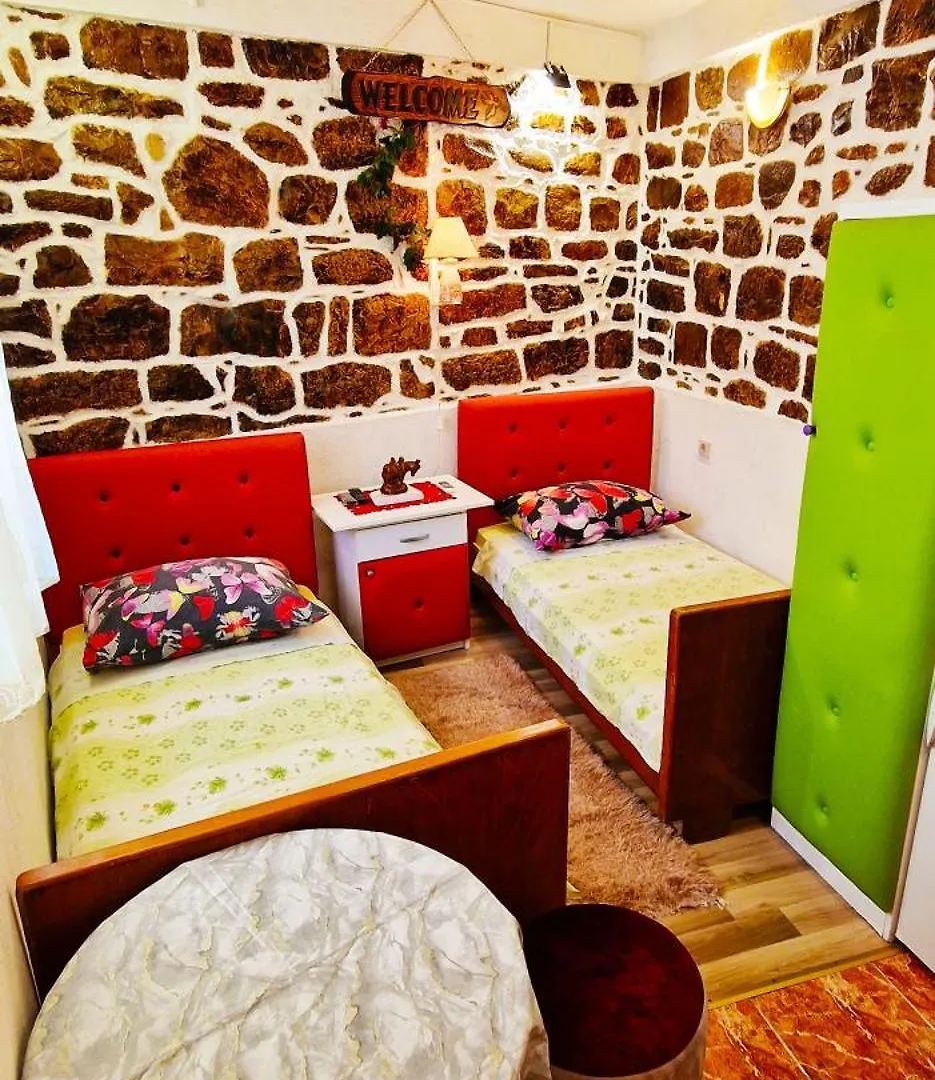 Croparadise Hostel Split Croatia