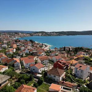 apartments-lastro-trogir.hotels-in-trogir.com/