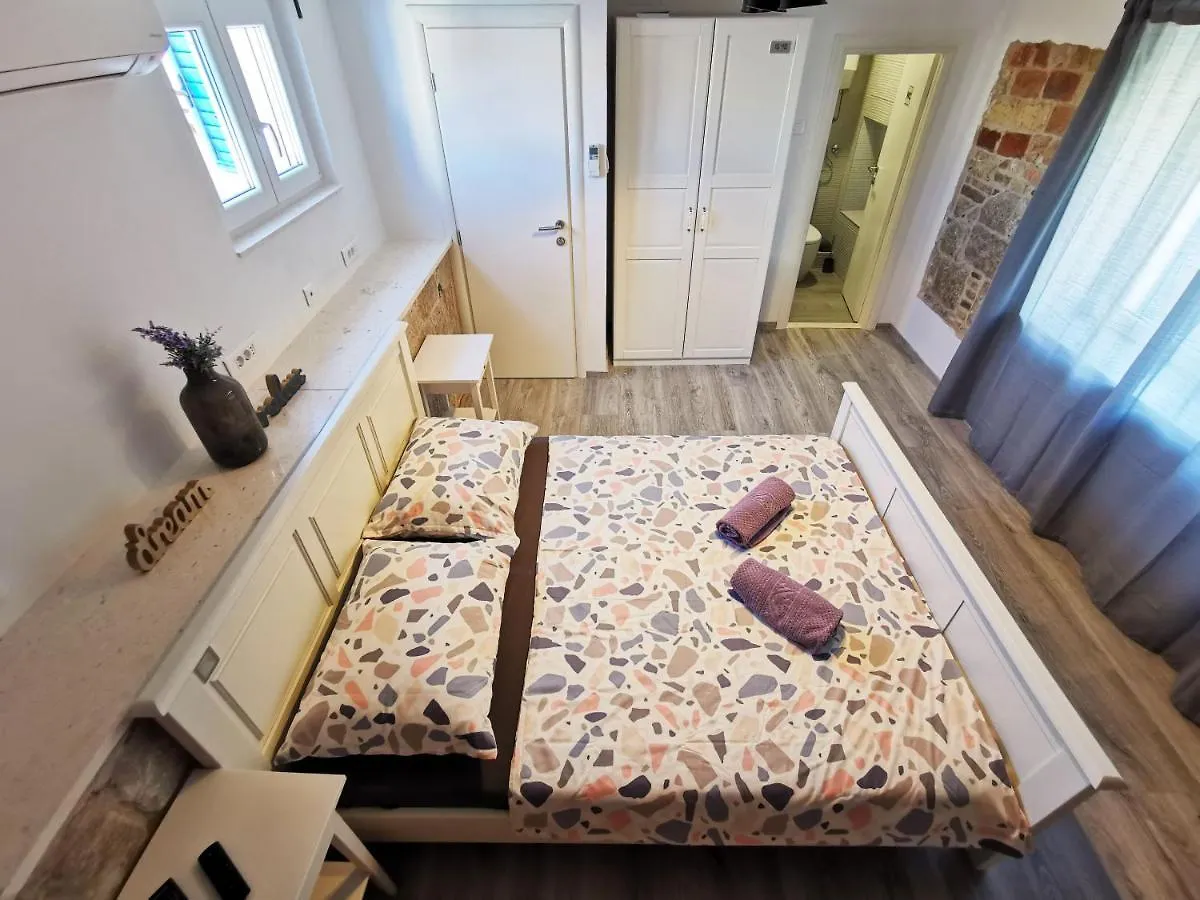 Croparadise Hostel Сплит